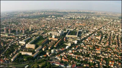 Cette ville de région parisienne est tristement connue pour avoir été un camp d'internement pendant la Seconde Guerre mondiale :