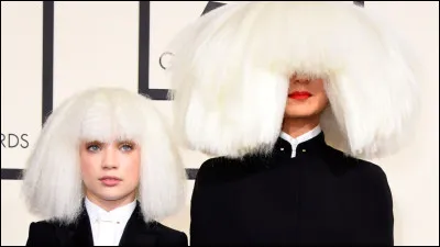 Quelles paroles n'apparaissent pas dans sa chanson "Titanium" avec David Guetta ?