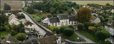 Village Eurélien, à la confluence de la Vesgre et de l'Eure, dans la région naturelle et agricole du Drouais, La Chaussée-d'Ivry se situe en région ...
