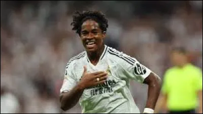 Qui est ce joueur de football, évoluant au Real Madrid ?