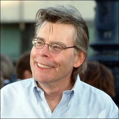 Quel personnage antagoniste créé par Stephen King a été incarné par Tim Curry en 1990 et par Bill Skarsgård en 2017 ?