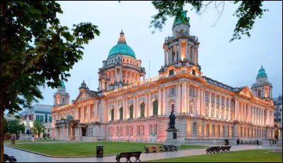 Où se situe Belfast ?