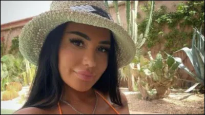 Combien de temps Milla Jasmine est-elle restée dans le programme 'Les Cinquante' ?