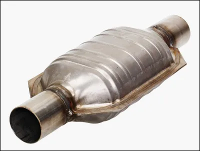 Quelle est la bonne orthographe de ce pot d'échappement ?