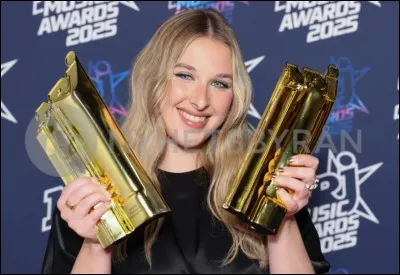 En 2025, Helena a remport&eacute; deux NRJ Music awards. Lesquels ?