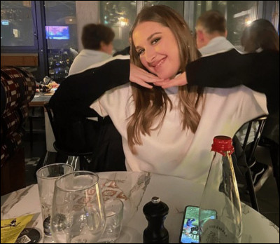 Comment le premier single d'Helena s�intitue-t-il et quand est-il sorti ?