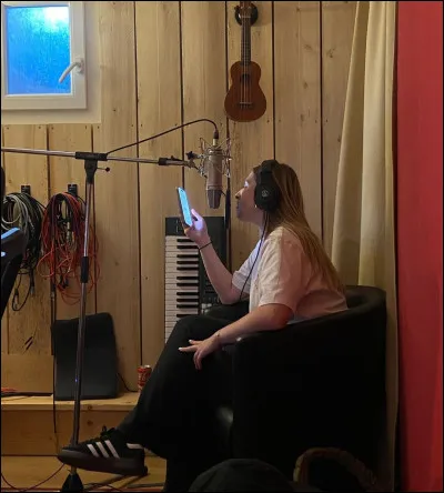 Quelle chanson a &eacute;t&eacute; sortie par elle le jour de son anniversaire ?