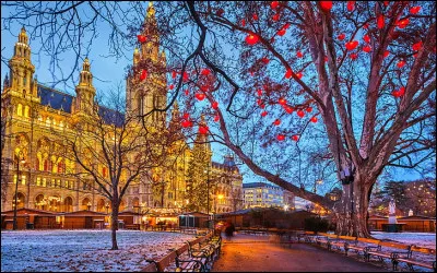 À quel chanteur doit-on le titre "Les Valses de Vienne" ?