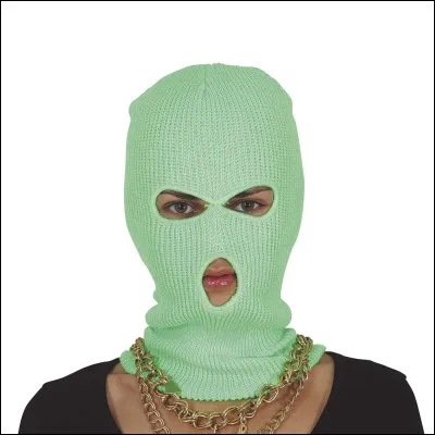 Pour les gens qui on mis la 1, 2 ou 4 : l'homme te suivait bel et bien, il te coince dans une rue et te menace avec un couteau et te demande ton argent. Que fais-tu ?