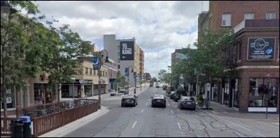 Dans quel pays se trouve Oshawa, ville de 150 000 habitants ?