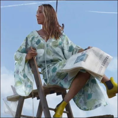 Comment s'appelle cette chanson de Zazie, dans laquelle elle multiplie les grossièretés : "Merde, juste ciel / Enflure, sale fripouille / Joder, fuckin' hell / Raclure, petites couilles / Et merde, qu'est-ce qu'il m'arrive / Éloignez les enfants / Nique ta mère, mais qu'est-ce qu'il m'prend / Serais-je dépressive" ?