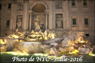 Dans quelle ville, la fontaine baroque de Trévi (1732) est-elle localisée ?