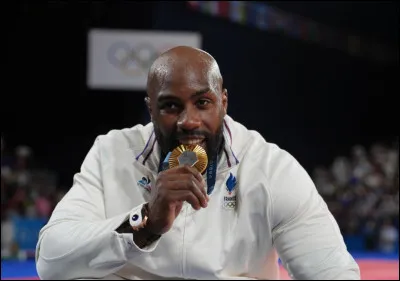 2,04 m et 142 kilos pour ce grand judoka français ! Il obtenu les médailles d'or olympiques en 2012, 2016 et 2024. Quel est son nom ?