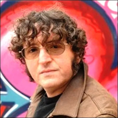 Dans quelle s&eacute;rie de livres humoristiques trouve-t-on la phrase suivante : "&Agrave; la naissance, le nain est normal, c'est en grandissant qu'il rapetisse" ?