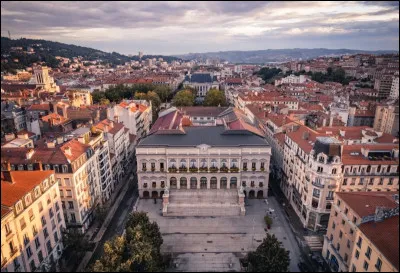 Comment appelle-t-on les habitants de Saint-Étienne ?