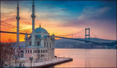 Comment appelle-t-on les habitants d'Istanbul ?