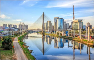 Comment appelle-t-on les habitants de São Paulo ?