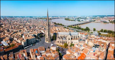 La ville de Bordeaux a été provisoirement la capitale de la France à trois reprises :