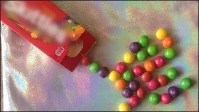 Quel est le nom des bonbons sur l'image ?