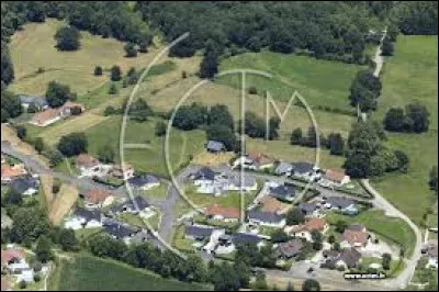 Village Béarnais, traversé par le Gave de Pau, Narcastet se situe dans le département ...