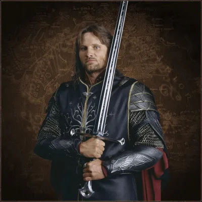 Quel est le nom de l'épée brisée qui est reforgée pour Aragorn ?