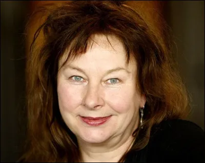 Qui est cette actrice qui joue le rôle de ''Louise Ferrand'' dans le film ''Louise-Michel'' réalisé par Gustave Kervern et Benoît Delépine en 2008 ?