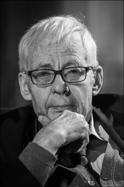 S'amuse avec Hugo mais pas du tout avec Giono, c'est le...