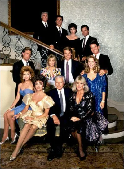 En septembre, une série américaine est diffusée pour la première fois en France. Plutôt que de succéder à « Dallas », elle souhaite la concurrencer. Mais comment sappelle-t-elle ?