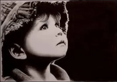 Fruit de la connivence, il peut être entendu, et pourtant, il ne fait pas de bruit. Il arrive quil vous caresse et même vous déshabille, mais toujours, vous pourrez vous y soustraire ou le soutenir. Il est...