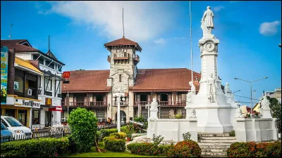 Dans quel pays se trouve Zamboanga, ville de 860 000 habitants ?