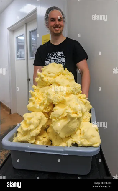 J'aime la galette . (cette chanson est sortie en 1820)

La réputation de la galette (des rois) lui vient de la proximité de la pâtisserie et du théâtre du gymnase. Comment est-elle bonne ?