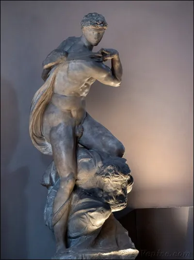 ''Le Génie de la Victoire'' est une sculpture de quel sculpteur italien ?