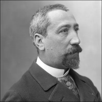 Qui est cet écrivain, auteur du livre ''Le Génie latin'' ?