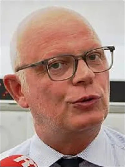 Édouard Philippe est né en 1970. homme d'État, ancien Premier ministre, de quelle ville de Normandie est-il le maire depuis 2010 ?