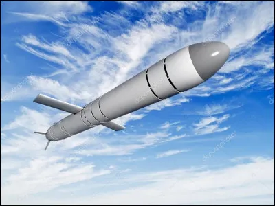 Comment s'appelait le premier missile balistique intercontinental, &agrave; quelle nation appartenait-il et de quand date-t-il ?