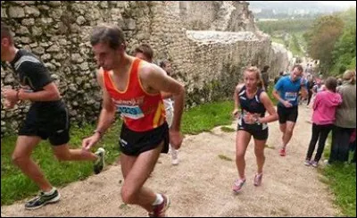 Qu'est-ce qu'une "coureuse de rempart" ?