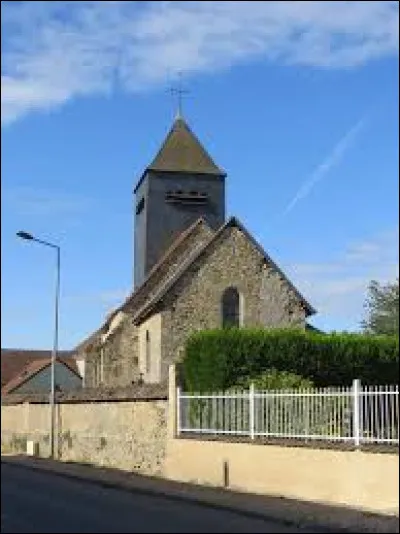 Vous avez sur cette image l'église Saint-Pierre-ès-Liens, à La Caure. Village Marnais, il se situe en région ...