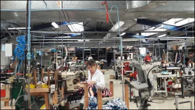 De quelle industrie Aurillac est-elle la capitale ?