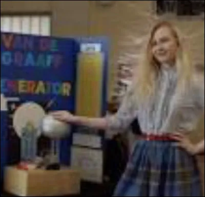 Qui est cette jeune fille qui est apparue seulement 1 fois durant la série ?