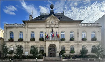 Quelle est cette commune résidentielle du département des Hauts-de-Seine ?