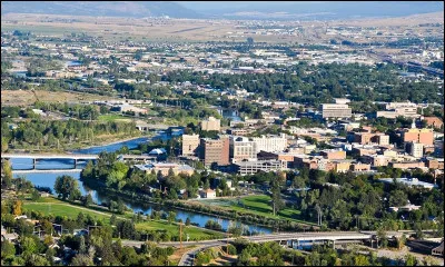 Dans quel pays se trouve Missoula, ville de 75 000 habitants ?