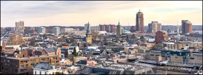 Dans quel pays se trouve Enschede, ville de 160 000 habitants