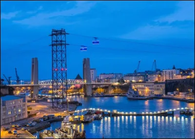 À Brest un téléphérique permet de relier les deux côtés du fleuve. Dans quelle autre ville française peut-on emprunter un téléphérique ?