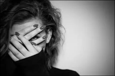 A qui doit-on la nouvelle "L'Inconnue", parue en 1885 ?