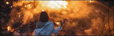 Qui chante "Quoi / D'notre amour feu n'resterait que des cendres / Moi / J'aimerais qu'la terre s'arrête pour descendre / Toi / Tu m'dis qu'tu n'vaux pas la corde pour te pendre..." ?