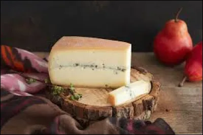 Quel est ce fromage, reconnaissable à la fine couche de cendres présente en son milieu ?