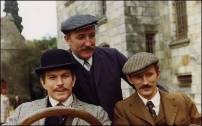 Dans cette série des années 70, le commissaire Valentin et ses acolytes sont chargés d'affaires mettant en péril la République au début du XXe siècle :