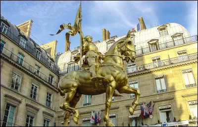 Si la Séquence (ou Cantilène) de sainte Eulalie, composée vers 880, est le plus ancien texte littéraire connu . "Le Carillon de Vendôme" n'est pas récent non plus. Il glorifie le dauphin Charles, lequel ?