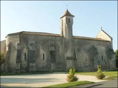 Je vous emmène maintenant en Nouvelle-Aquitaine, à Linars. Ville de l'aire d'attraction Angoumoisine, elle se situe dans l'ex région ...