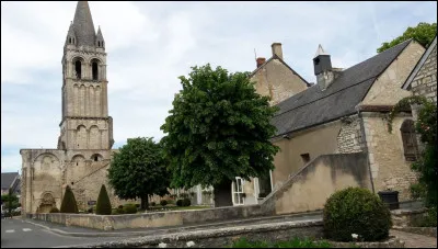 Quelle est cette ville, qui fait partie de l'agglomération de Châteauroux, connue pour les vestiges de son abbaye Notre-Dame, du XIIe siècle ?